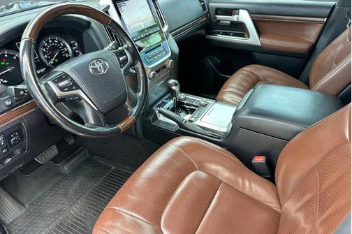 2020 Toyota Land Cruiser Base