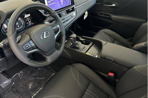 2025 Lexus ES 300h Luxury