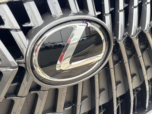 2025 Lexus ES 300h Base