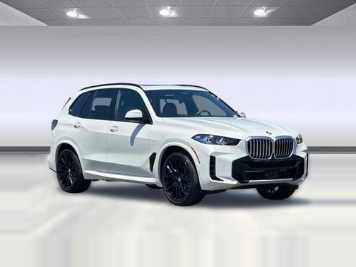 Mineral White Metallic 2025 BMW X5 sDrive40i