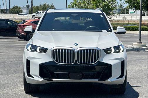 Mineral White Metallic 2025 BMW X5 sDrive40i