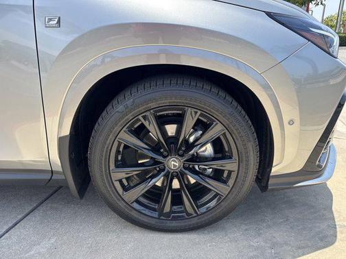 2025 Lexus NX 450h+ F SPORT Handling