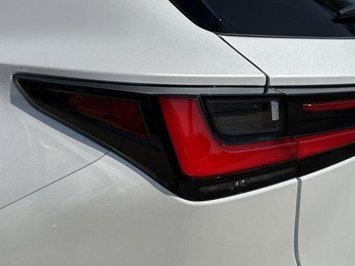 2025 Lexus NX 350h Premium