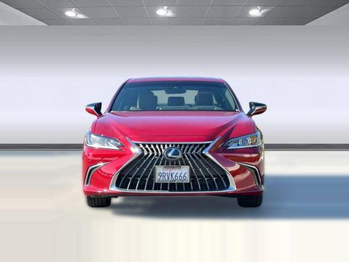 2025 Lexus ES 300h Base