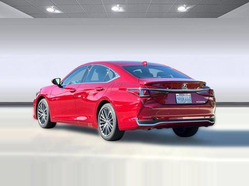 2025 Lexus ES 300h Base