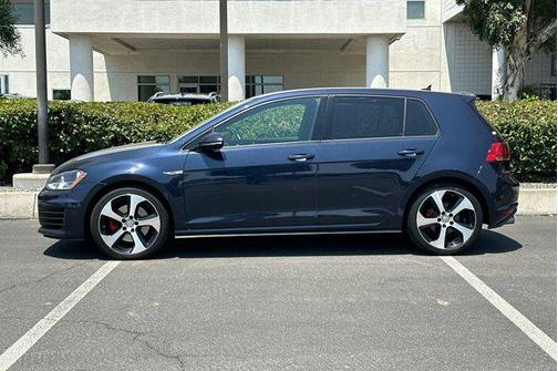 2017 Volkswagen Golf GTI 2.0T SE 4-Door