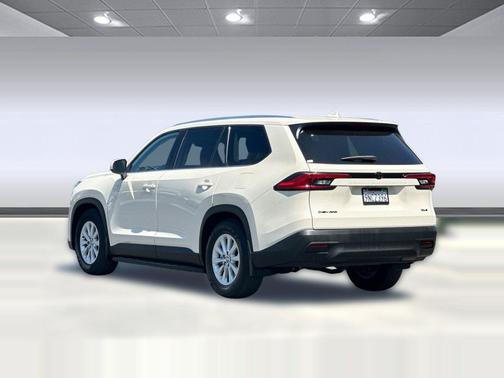 White 2024 Toyota Grand Highlander Hybrid XLE