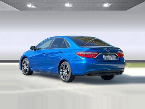 2016 Toyota Camry SE w/Special Edition Pkg