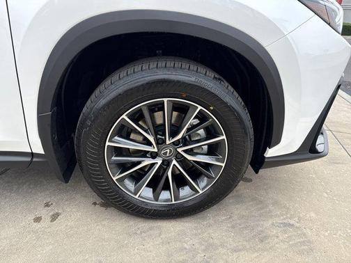 2025 Lexus NX 350h Premium