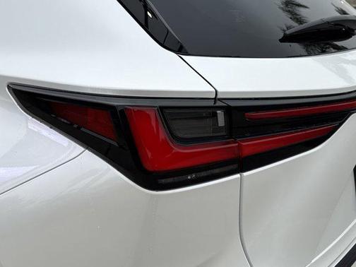2025 Lexus NX 350h Premium