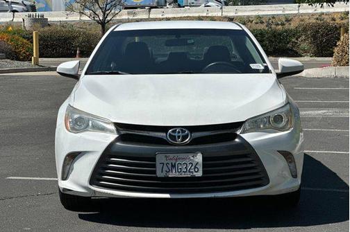 Super White 2016 Toyota Camry LE