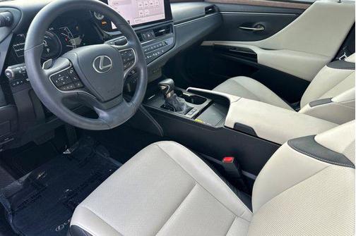2024 Lexus ES 300h Base