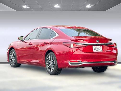 2024 Lexus ES 300h Base