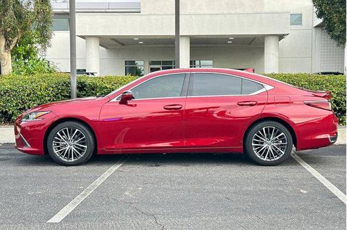2024 Lexus ES 300h Base