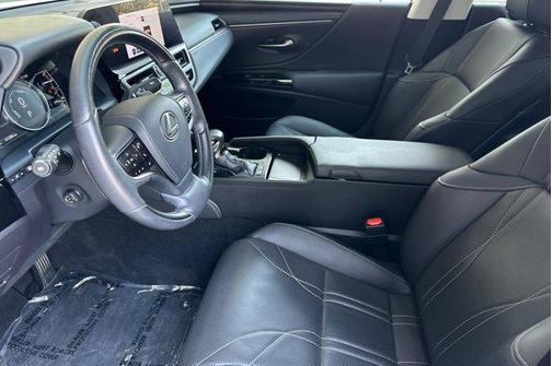 2023 Lexus ES 300h Luxury