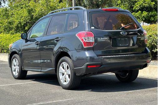 Dark Gray Metallic 2015 Subaru Forester 2.5i