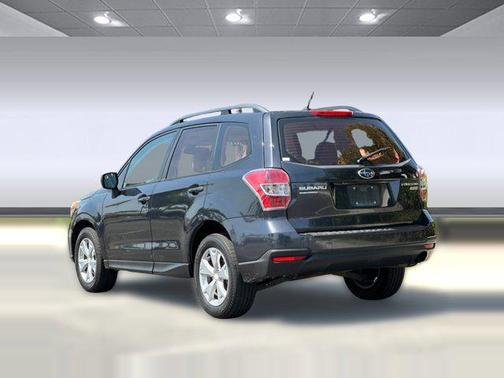 Dark Gray Metallic 2015 Subaru Forester 2.5i