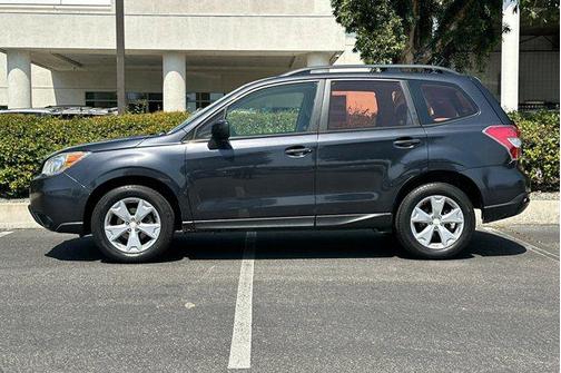 Dark Gray Metallic 2015 Subaru Forester 2.5i
