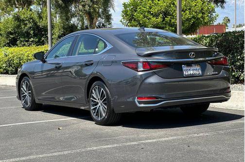 2025 Lexus ES 300h Base