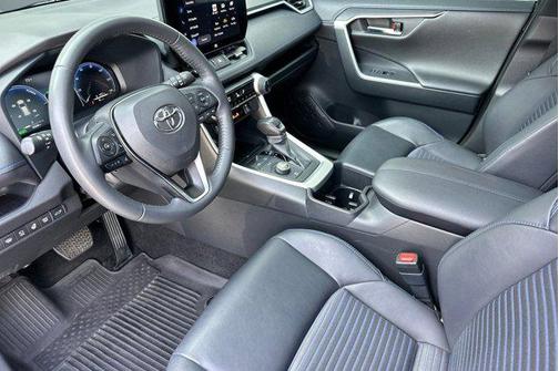 2023 Toyota RAV4 Hybrid SE