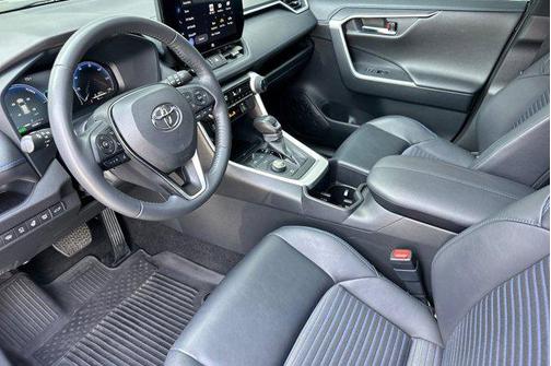 2023 Toyota RAV4 Hybrid SE