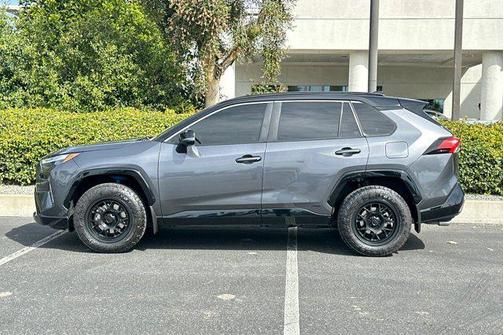 2023 Toyota RAV4 Hybrid SE