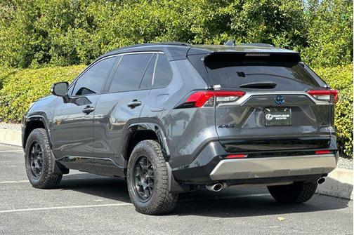 2023 Toyota RAV4 Hybrid SE
