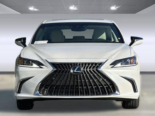 2025 Lexus ES 300h Base