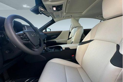 2025 Lexus ES 300h Base
