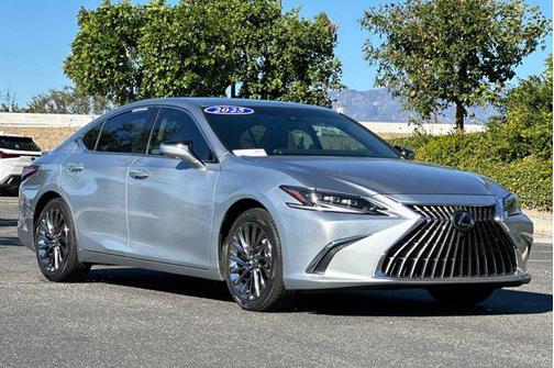 2025 Lexus ES 300h Luxury