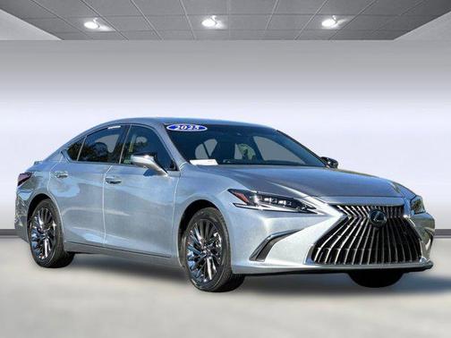 2025 Lexus ES 300h Luxury