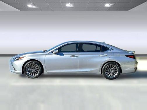 2025 Lexus ES 300h Luxury