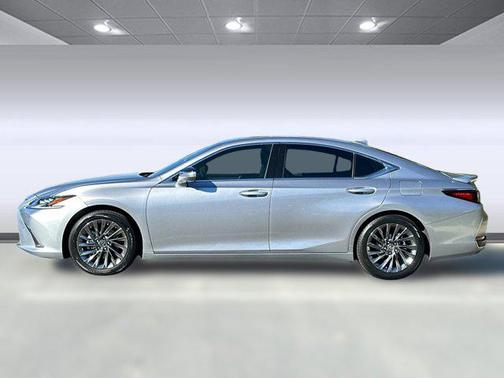 2025 Lexus ES 300h Luxury