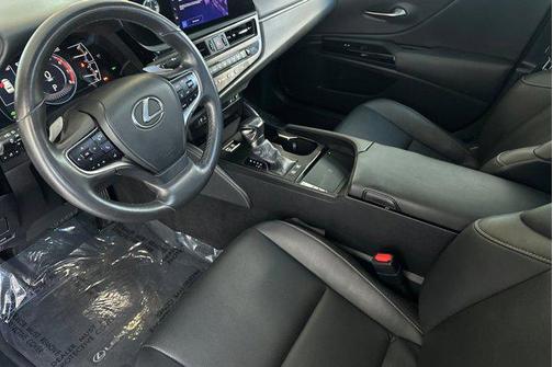 2023 Lexus ES 300h Base