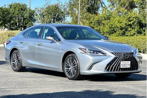 2025 Lexus ES 300h Base