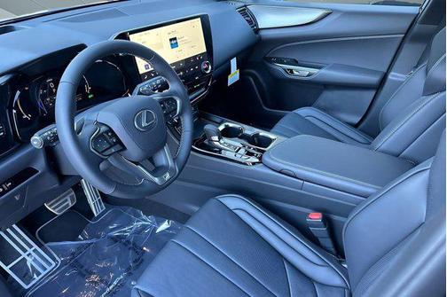 2026 Lexus NX 450h+ F SPORT Handling