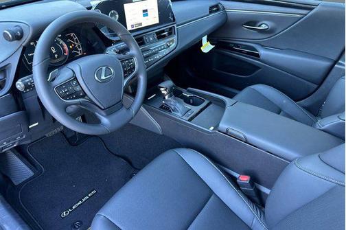 2025 Lexus ES 350 Base