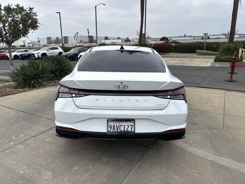2022 Hyundai ELANTRA Limited