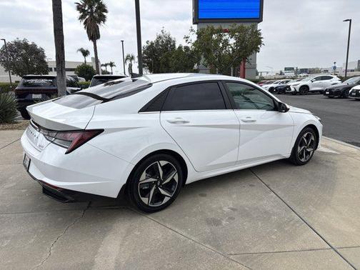 2022 Hyundai ELANTRA Limited