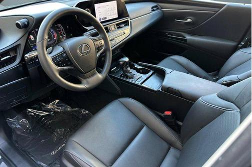 2023 Lexus ES 350 Base