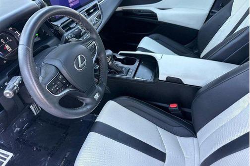 2024 Lexus ES 300h Base