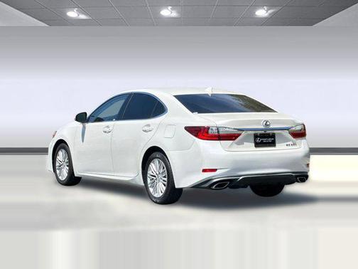 Eminent White Pearl 2018 Lexus ES 350 Base