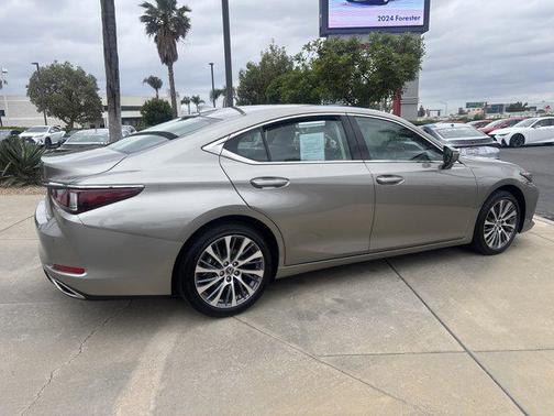 2021 Lexus ES 350 Base