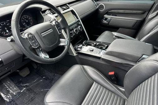 Gray 2018 Land Rover Discovery HSE