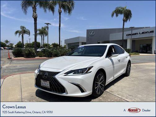 2025 Lexus ES 300h Base