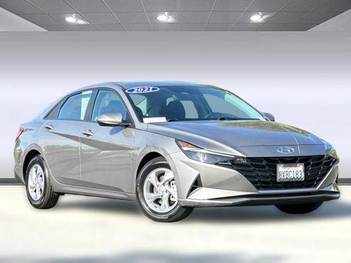 2021 Hyundai ELANTRA SE