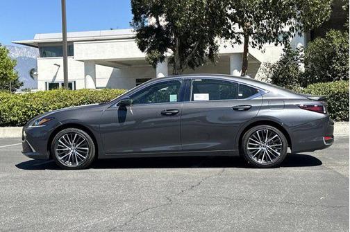 2025 Lexus ES 300h Base