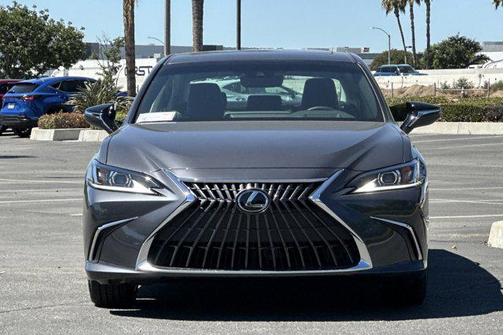 2025 Lexus ES 300h Base