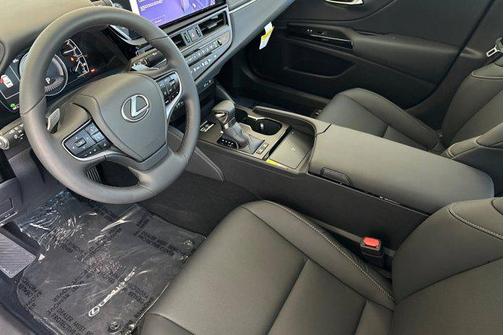 2025 Lexus ES 300h Base