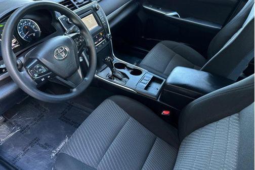 2016 Toyota Camry Hybrid LE